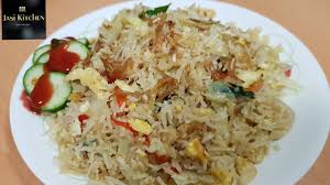 Bihun goreng praktis resep by rudy choirudin bahan 1: Original Singapore Mamak Nasi Goreng Putih Ikan Bilis Fried Rice With Anchovies Youtube