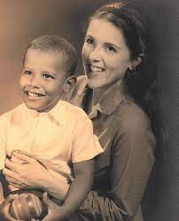 Met as students at the university of hawaii. The Story Of Barack Obama S Parents Ann Dunham And Barack Obama Sr