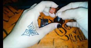 Gambar Henna Tangan Anak Kecil Simple Wild Country Fine Arts