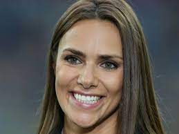 In doppelter hinsicht, wie sie richtig sagen. Moderatorin Esther Sedlaczek Lost Opdenhovel Bei Der Sportschau Ab