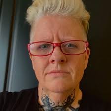 Amazon.com: Against the Wall: My Journey from Border Patrol Agent to  Immigrant Rights Activist: 9781942762935: Budd, Jenn: Books