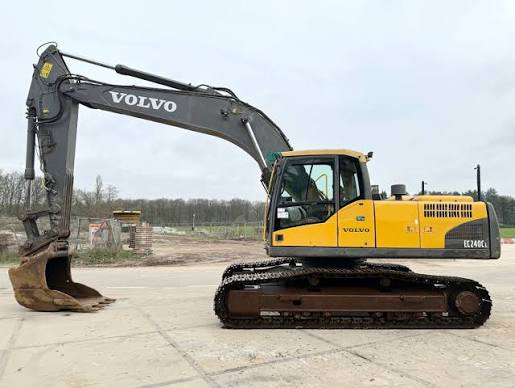 Volvo EC240C Excavator