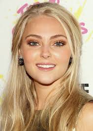 Annasophia Robb December 8 Sending Very Happy Birthday Wishes Continued Success Holiday Hairstyles Hair Beauty Hair Styles