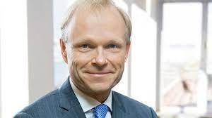 Hän aloitti tehtävässään elokuun alussa 2020. Nokia Appoints Pekka Lundmark President And Ceo It Telecom Digest