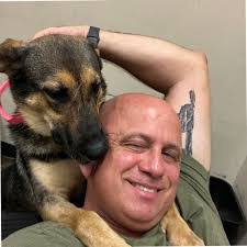 Eric Hare's Instagram, Twitter & Facebook