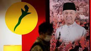 Often referred to as malaysia's grand old party, it is a founding member of the barisan nasional coalition which, with its predecessor the alliance, had been the government of malaysia and dominated the country's politics from independence to the. Malaysia S Umno Dumps Muhyiddin Led Coalition Ahead Of Polls Nikkei Asia