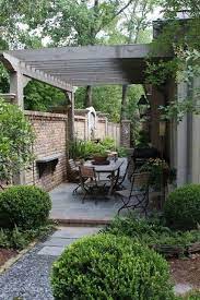See more ideas about backyard shade, backyard, shade sail. 55 Cool Small Courtyard Garden Design Ideas For You 55 Viilea Pienia Sisapiha Courtyard Gardens Design Small Garden Pergola Small Courtyard Gardens