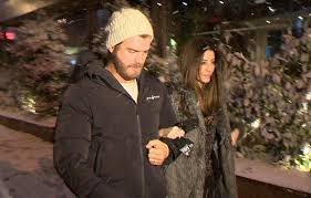 Evliliklerini basından uzak yaşayan çiftin bebek beklediği iddiası magazin gündemine bomba gibi düştü. Facebook