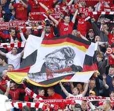 Saint george's cross (a red cross on a white background), used as the flag of england, the italian city of genoa and various other places. Fc Liverpool Die Riskante Liebe Der Fans Zu Jurgen Klopp Welt