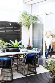 A Modern Beach House With Low Key Luxe Interior Modern Beach House Weatherproof Outdoor Furniture Luxe Interiors
