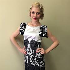 Šaty získalo národní muzeum darem z kostýmního fundusu divadla na vinohradech v roce 2013. Fotogalerie Katerina Klausova Jako Adina Mandlova Pri Nataceni Filmu Lida Baarova