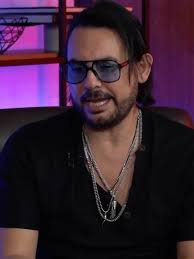 Beto Cuevas: El Legado de un Nombre Artístico