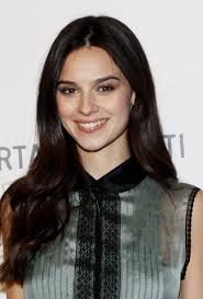 Katie Saunders's Instagram, Twitter & Facebook