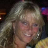 Elizabeth Danforth's Instagram, Twitter & Facebook