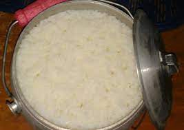 Masukkan air cucian beras yang sudah tersedia ke dalam tempat penampungan. Resep Nasi Masak Jadul Kerak Intep Ketel Step By Step Oleh Mawar Mwr Kitchen Cookpad