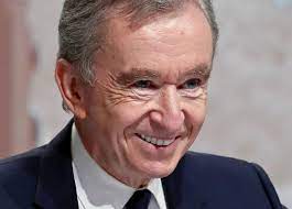 Bienvenue sur la page officielle du groupe lvmh / welcome to the official lvmh group page. Reichster Mann Der Welt Lvmh Chef Blickpunkt Juwelier