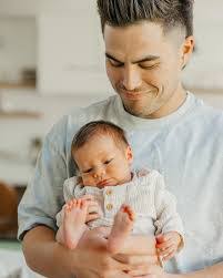 Arnold Mcginnis's Instagram, Twitter & Facebook