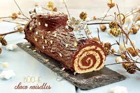 Cette année, j'ai pris un de mes desserts préférés, le tiramisu, et je l'ai transformé en bûche tiramisu ! Buche De Noel Roulee Traditionnelle Au Chocolat Facile Et Rapide Il Etait Une Fois La Patisserie