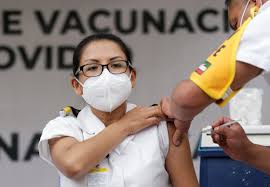 ¿debería o no debería estar disponible (la vacuna) para su venta en hospitales privados?, el 49.5 por. Mexico Estudia Caso De Doctora Hospitalizada Tras Recibir Vacuna Contra Covid 19 El Economista