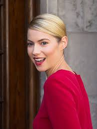 Lara Ramsey's Instagram, Twitter & Facebook