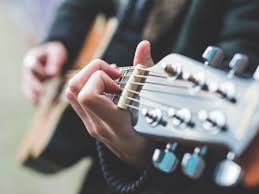 Easy guitar songs for kids whether you want to play songs to kids, teach your kids to play or find songs to encourage them to learn the guitar, there's plenty of suitable material. 10 Easy Country Songs To Learn On Guitar In 15 Minutes