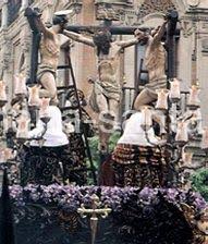 Cas unique, le misterio est séparé du palio, qui est celui de la hermandad d'el amor. La Carreteria Semana Santa De Sevilla