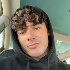 Mavis Spencer (@MaviSpen)