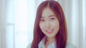 B1a4（韓語： 비원에이포 ）韓國五人男子團體，由振永、cnu、燦多、baro和孔燦五名成員組成，所屬公司為wm entertainment。 2011年4月23日正式出道，於mbc music core音樂中心表演出道舞台，並演唱出道歌曲《ok》。b1a4很特別的地方是他們利用漫畫的形式將成員介紹給大家。 Gfriend Glass Bead Who S Who K Pop Database Dbkpop Com