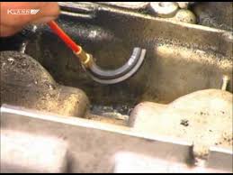 Kl 0369 45 Demontage D Un Injecteur Avec Une Tige Filetee De Traction Mercedes Cdi Youtube