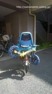 自転車でストライダーを運ぶ welcome to my home 子供用自転車 タイヤカバー 外遊び