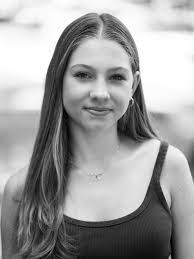 Nina Fernandez's Instagram, Twitter & Facebook