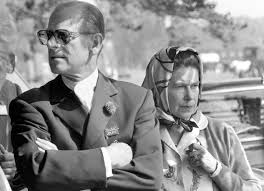 Prince philip, duke of edinburgh (born prince philip of greece and denmark, born 10 june 1921) is the husband of queen elizabeth ii. Hm Queen Elizabeth Ii And Prince Philip Duke Of Edinburgh 14 08 1982 Von Davidson Alan Photographer Signed By Author S Henry Sotheran Ltd