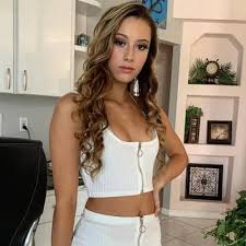 May 9, 2005 place of birth: Avaryana Rose Bio Affair Single Net Worth Age Nationality Height Actress Youtuber Cheerleader Instagrammar