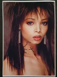 Handsigned Autographs & Memorabilia