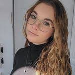 Caitlin Grundy's Instagram, Twitter & Facebook