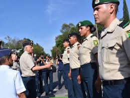 El uniforme de proximidad lo estará empleando el personal de la fuerza para estar en contacto con la sociedad, con actividad policial que así lo amerite, precisó el titular de sedena. Sedena Estrena Uniformes Administrativos