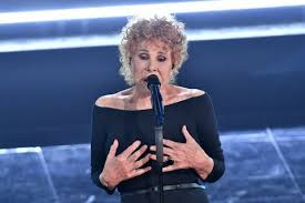 Ornella vanoni e francesco gabbani insieme per la nuova canzone un sorriso dentro al pianto. Ornella Vanoni A Sanremo Frecciatina A Fiorello Perche Canti Anche Tu Amadeus In Imbarazzo