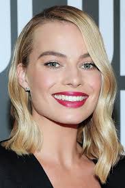 Margot Robbie Long Bob Ondas Diva Red Lipstick Margot Robbie Makeup Beautiful Wedding Makeup Margot Robbie