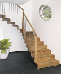 Freitragende Treppe Frei Und Doch Tragend Irgend Etwas Stimmt Mit Der Begrifflichkeit Freitragende Treppe Nicht I Freitragende Treppe Faltwerktreppe Treppe
