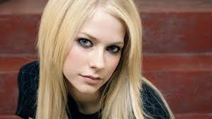See more about avril lavigne, blonde and hair. Avril Lavigne Blonde Blue Eyes Face Black Clothing Wallpapers Hd Desktop And Mobile Backgrounds