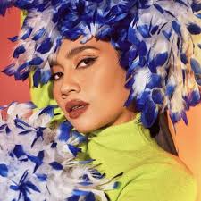 Orang Ramai Tersentuh Hati Lihat Khabib Imamkan Solat