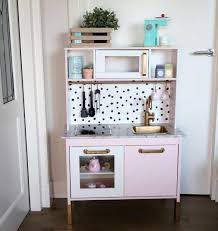 Gepimpt Ikea Keukentje Pimpen Zwart Wit Roze Mama S Meisje Blog Ikeabedroom Ikea Play Kitchen Ikea Kids Kitchen Ikea Diy
