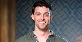 Ollie Savage's Instagram, Twitter & Facebook