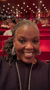 Wooohooo!!! I had a fabulous time tonight The Metropolitan Opera House at  Lincoln Center watching the spectacular cast of Porgy and Bess! Standing at  the stage door after the performance it was