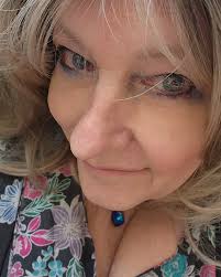 Tengo una nariz grande, ojos grandes, y algunas otras cosas grandes.