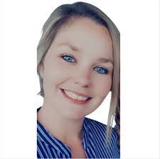 Amanda Kral's Instagram, Twitter & Facebook