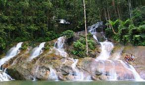 It's one of the finest and most pristine pieces from the natural collection of kanching rainforest and recreational park in kuala lumpur. Kanching Rainforest Waterfall In Kuala Lumpur