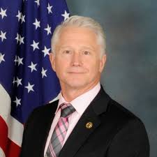 Now that we've celebrated and survived the Christmas and two birthdays week  (P turned 1 and T turned 3), it's time to make it LinkedIn official: The  John Family will retire from