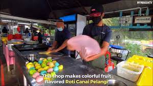 300 gram tepung terigu, 1 butir telur ayam, 50 ml minyak goreng, 150 ml air hangat, 1 sdm susu bubuk, 1 sdt gula halus (opsional), 1/2 sdt garam, secukupnya margarin, secukupnya minyak goreng (untuk merendam adonan). Rainbow Colored Roti Canai Pelangi In Kuala Selangor Malaysia Mymakantv