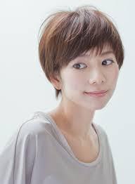 大人女性のコンパクトショートスタイル 髪型ショートヘア ミディアムショートヘア ショートヘア 女の子 ヘアスタイル